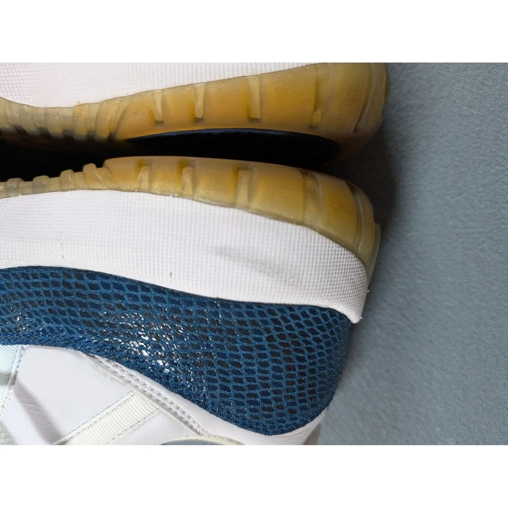 Jordan 11 Retro Low Navy Snakeskin Mens Size 9.5 White Blue CD6846-102